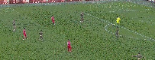 乐鱼官网下载-【意甲】迪亚斯先下2城伤退 奥里吉传射 AC米兰4比1